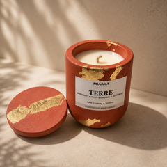 Bergamot, White Blossoms & Soft Musk — Ceramic Blossom Candle