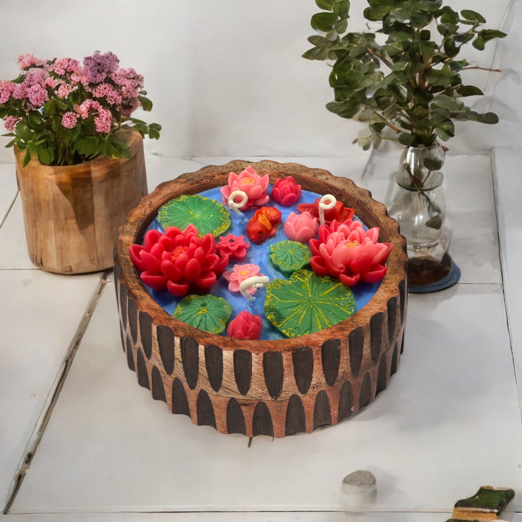 Lotus Pond Velvet Rose Candle in Wooden Bowl